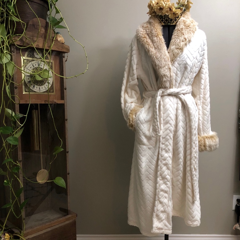 Women’s Plush Robe size S
